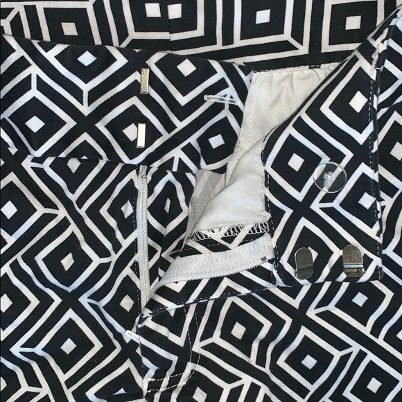 I.N.C. Black and white print shorts - Picture 3 of 4